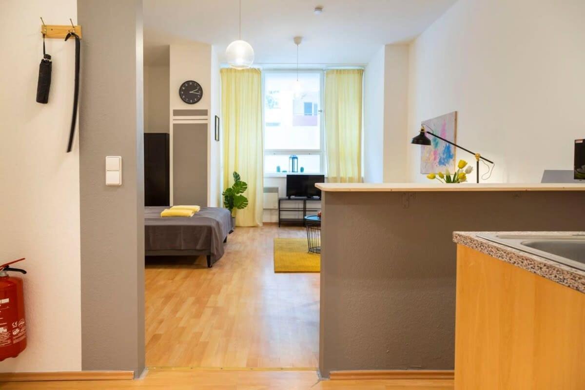 Appartement Cozy 2 Next To Hermannstrasse Berlijn