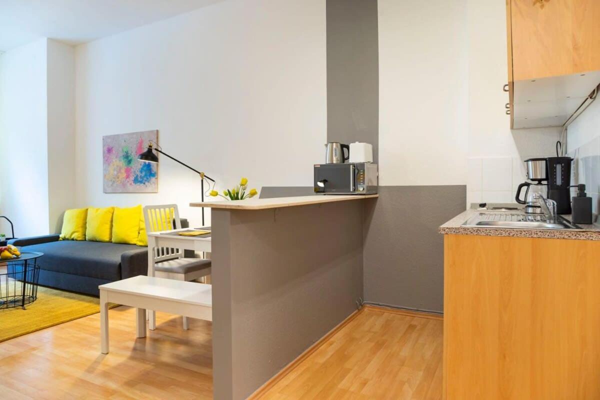 Appartement Cozy 2 Next To Hermannstrasse Berlijn